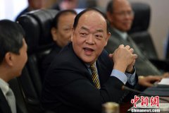 澳门金沙网站 _澳门金沙网址_澳门金沙网投_ 贺一诚上月宣布参选新一任特区行