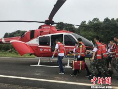 澳门金沙网站 _澳门金沙网址_澳门金沙网投_武汉开展军运会直升机空中救援应