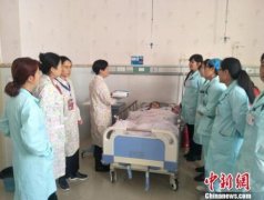 澳门金沙网站 _澳门金沙网址_澳门金沙网投_义诊专家与内蒙古阿拉善左旗妇幼